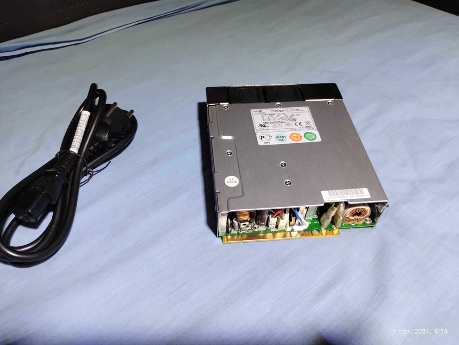 Sursa server 12 V -28 A Zippy Emacs 420W  MRW-6420P-R, rack