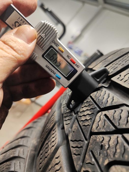 4бр. зимни гуми 225/55/17 Pirelli