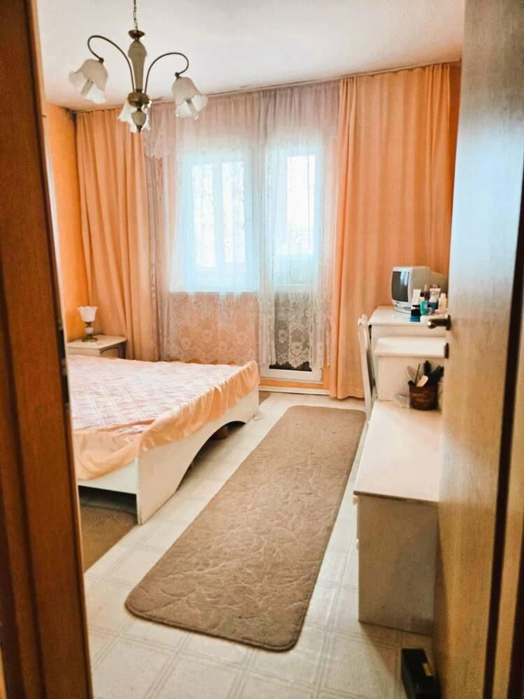 Тристаен апартамент в ж.к Братя Миладинови