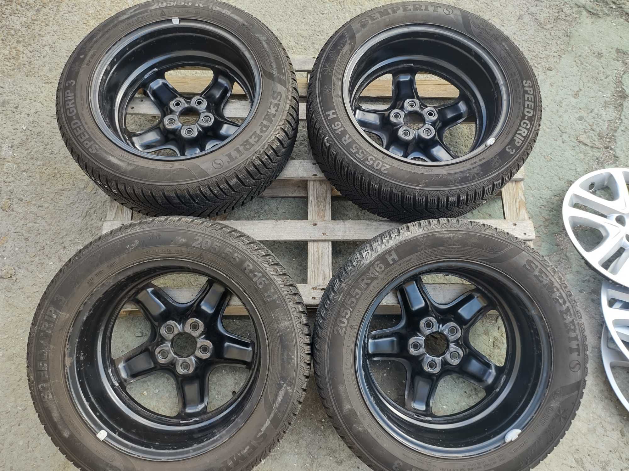 16 джанти 5х105 Opel Astra K 6,5J et41 205/55/16 Semperit 2019гТасове