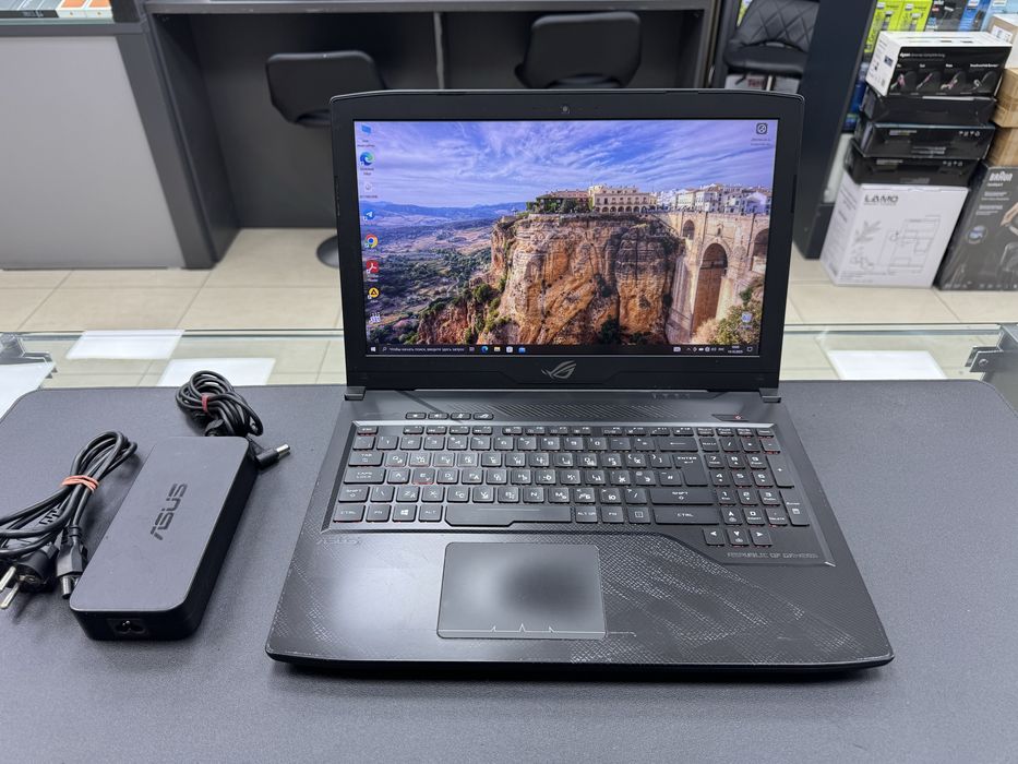 Asus Rog Strix Core-i7 7300HQ Gtx 1060-6gb Ozu-8gb Ssd-128gb Hdd-1TB