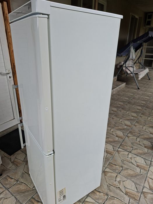 Хладилник с фризер LG