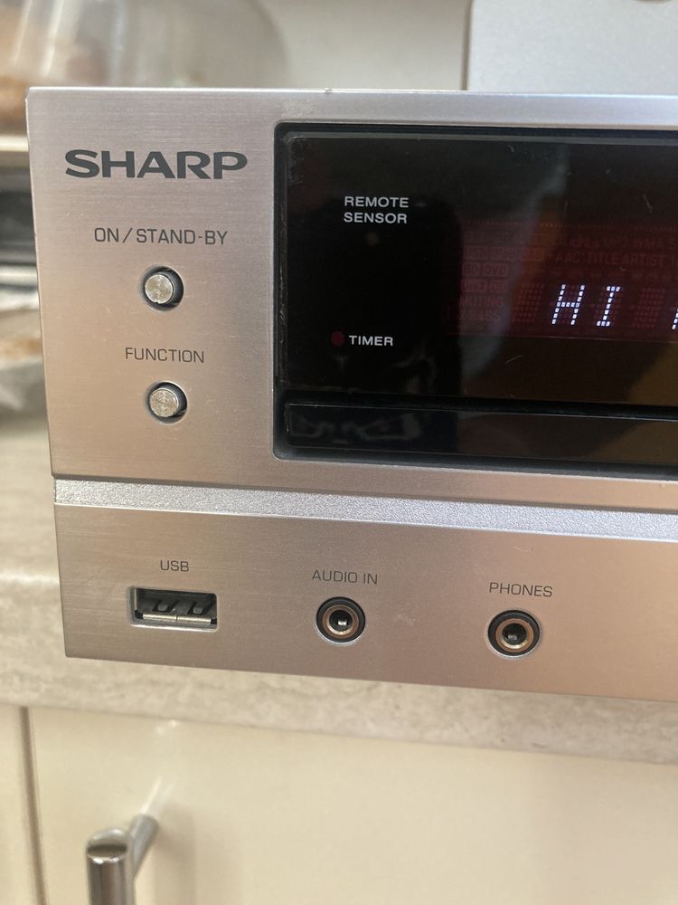 Усилвател Sharp USB / CD / FM