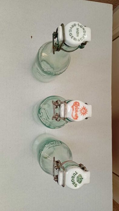 Стълено шише ---