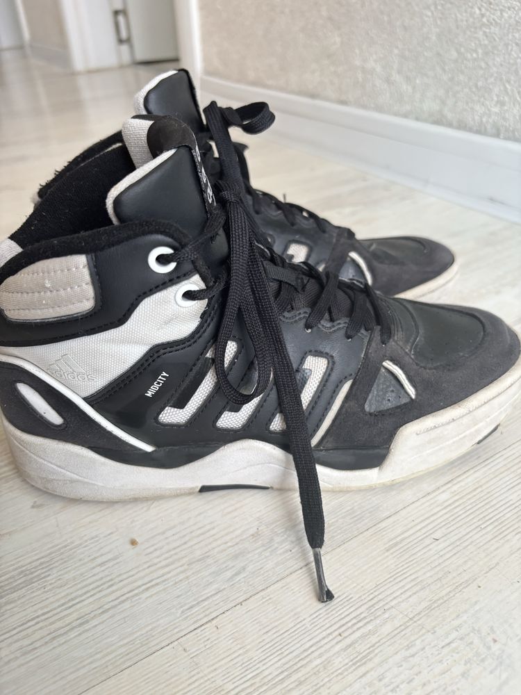 Високи кецове Adidas