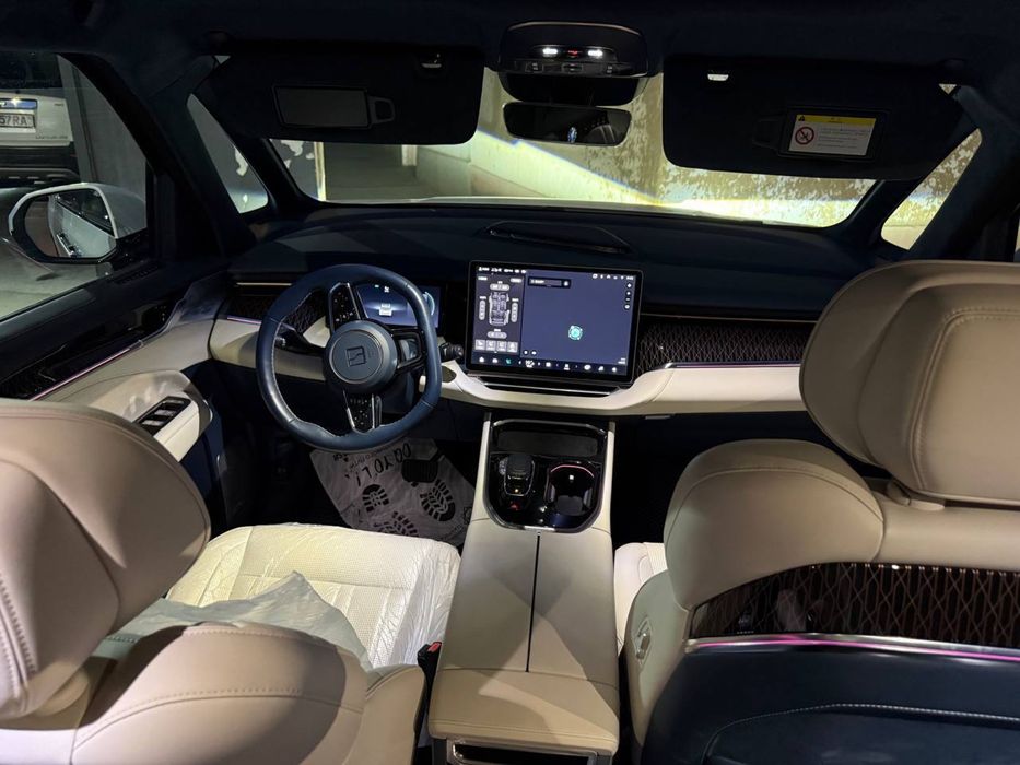 Zeekr 009 sotiladi naxt va nasiya savdoga