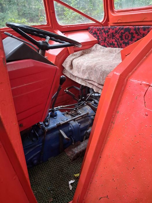 Vând Universal 550 DT