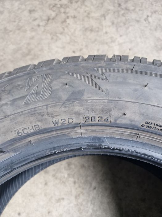 Vand o anvelopa iarna 215/65/R16