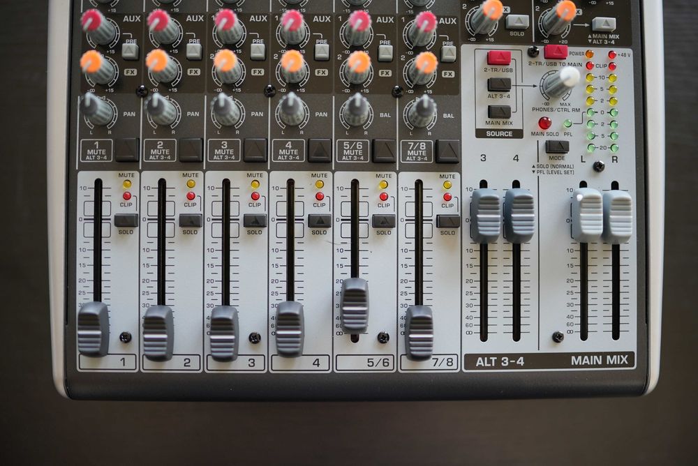 Behringer XENYX X 1204 USB Mixer