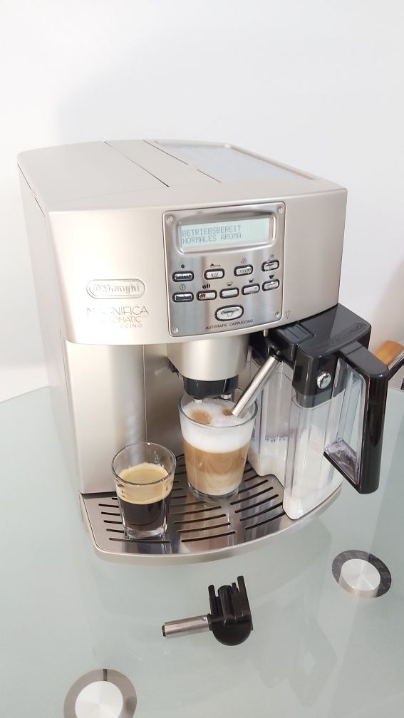 Expresor Espressor Aparat Cafea Delonghi Magnifica Cappuccino