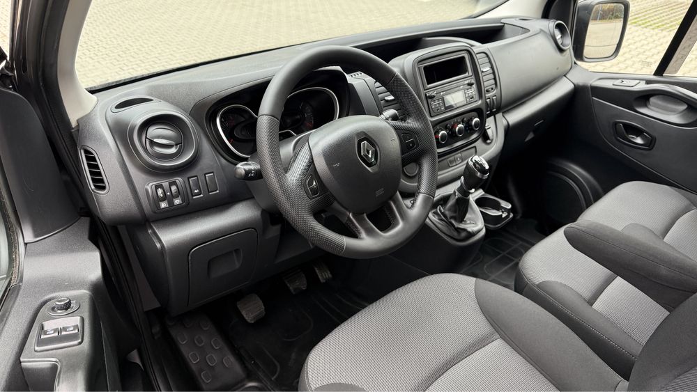 Renault Trafic 8+1 Locuri Extra Lung an 2021 2.0d 140 CP