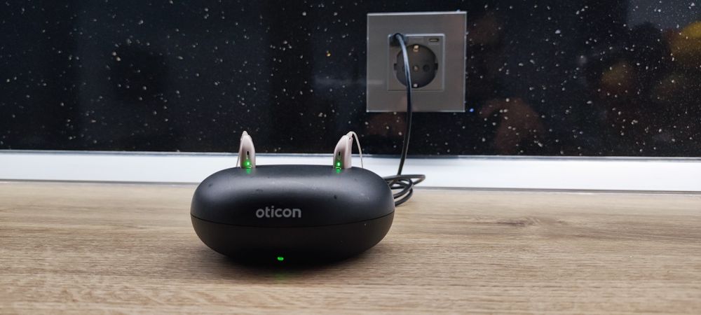 Aparat auditiv Oticon More1 cu Oticon mini Rite R