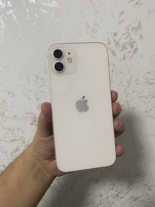 Айфон 12 64 гб продам