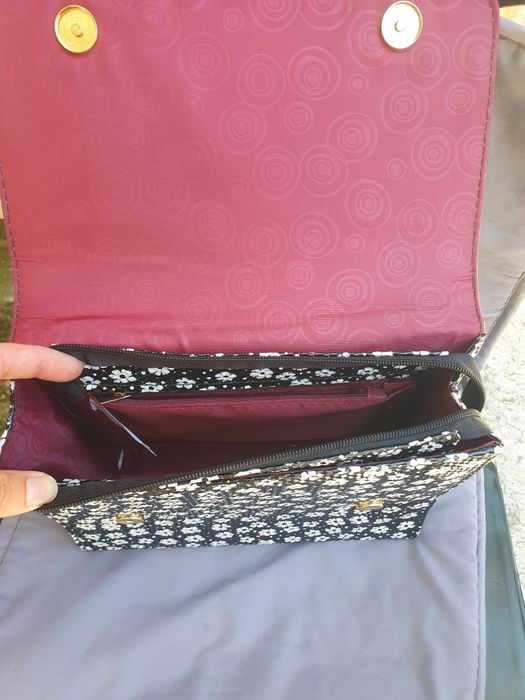 Дамска чанта на цветчета