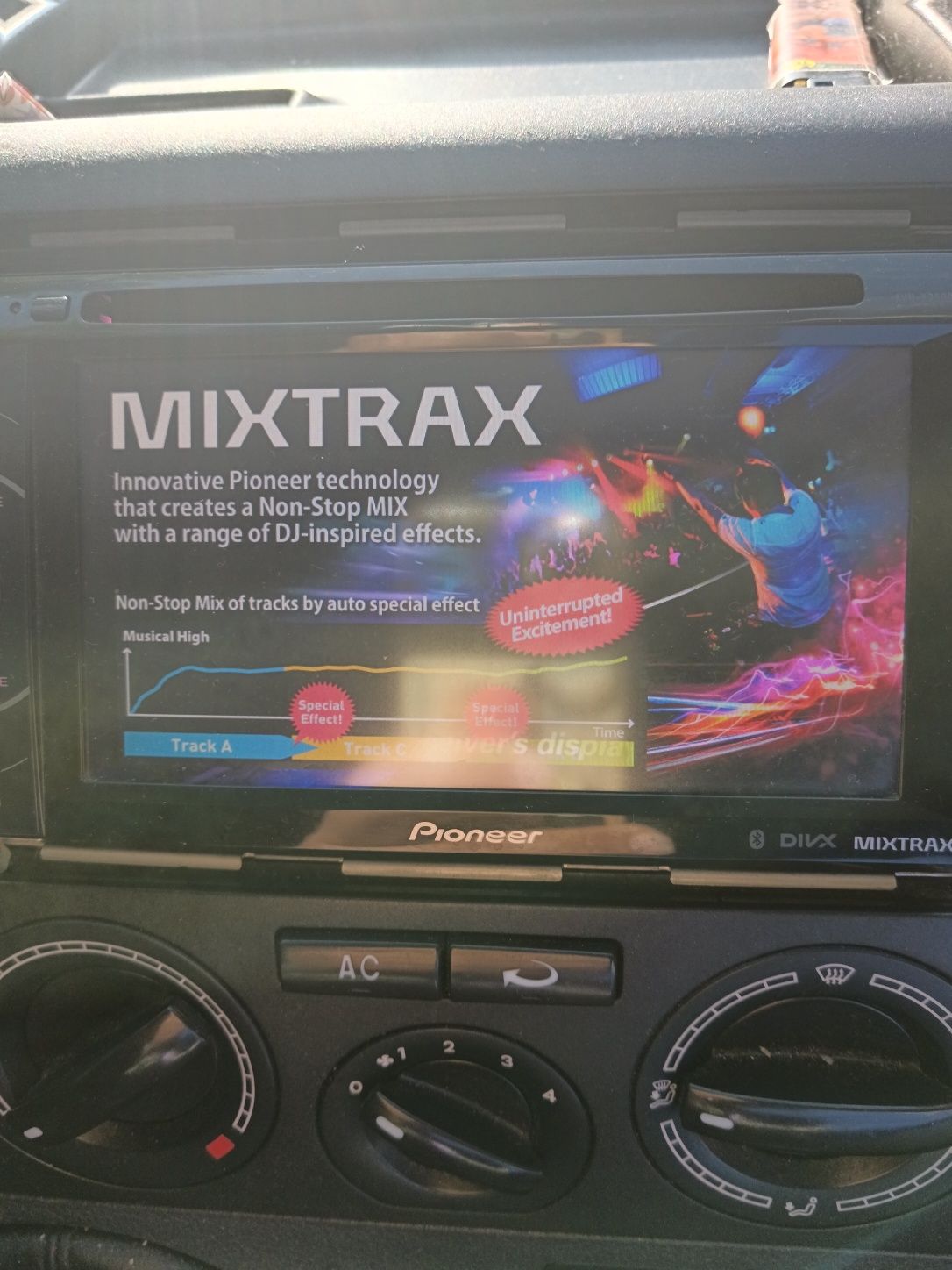 Pioneer mixtrax avh x2850bt
