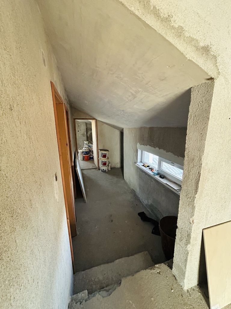 Продава се Тристаен апартамент в Стара Загора, Център - 100 кв.м за 1300 €/кв.м - Снимка #2