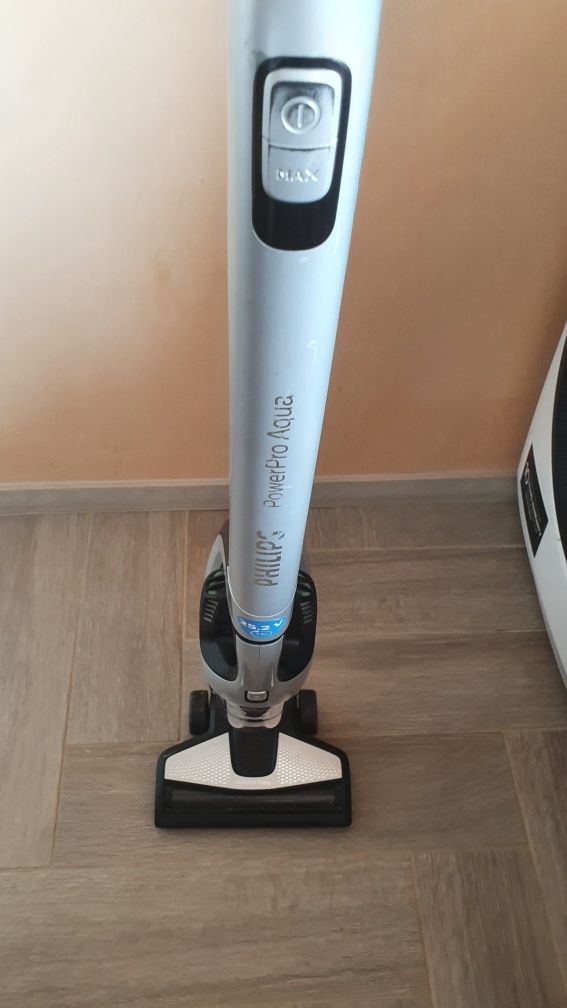 Philips PowerPro Aqua | Безкабелна прахосмукачка 3 в 1
FC6404/01