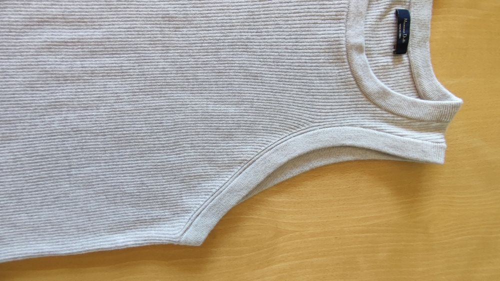 Фин вълнен топ Massimo Dutti