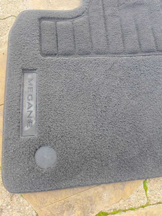 Стелки гумени и мокетени за Renault Megane E-tech