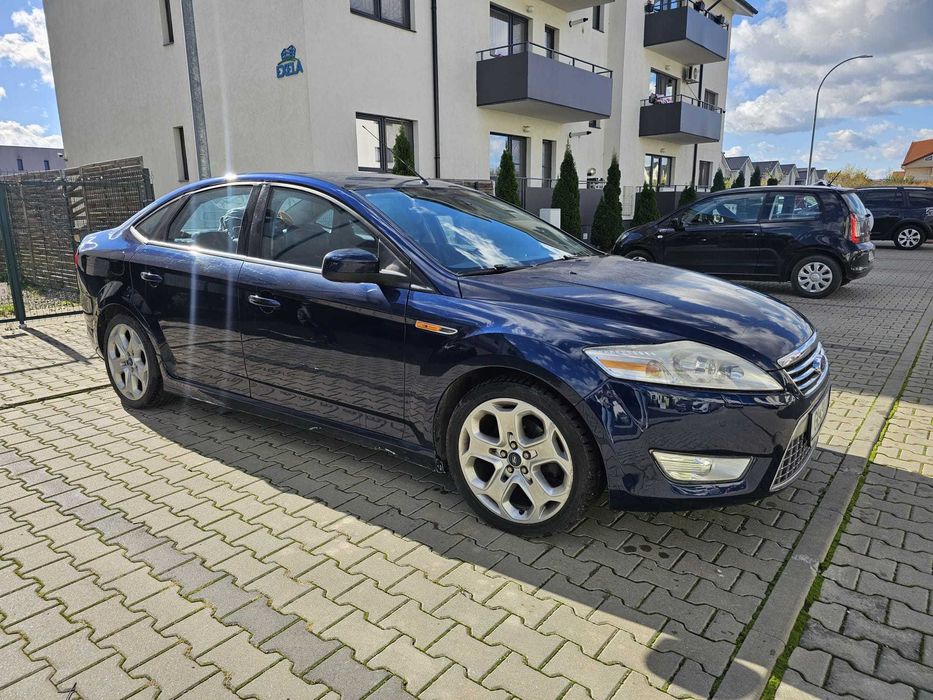 Ford Mondeo MK4 din 2010, sedan albastru, 140 CP, cu dotări full