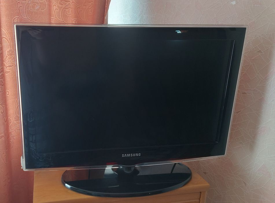 Продам телевизор Samsung LE26D450G1W