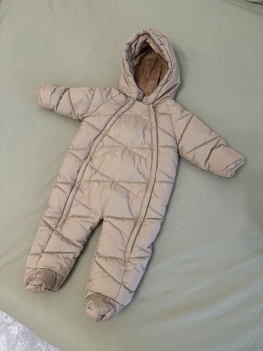 Продам зимний комбинезон. Размер 80
