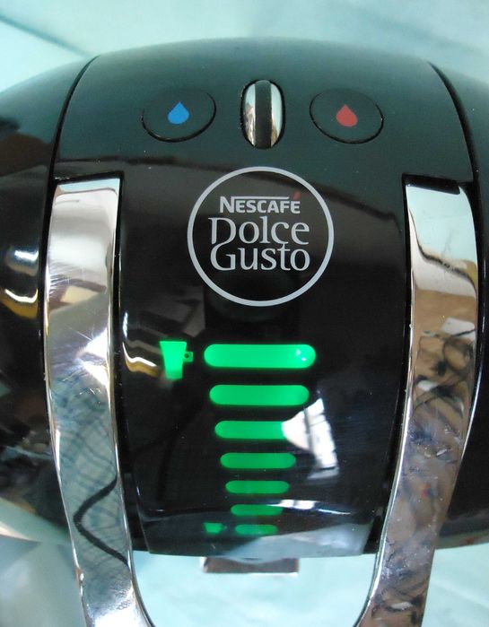 Кафемашина с гаранция 1 година Delonghi Automat NESCAFÉ® Circolo.B