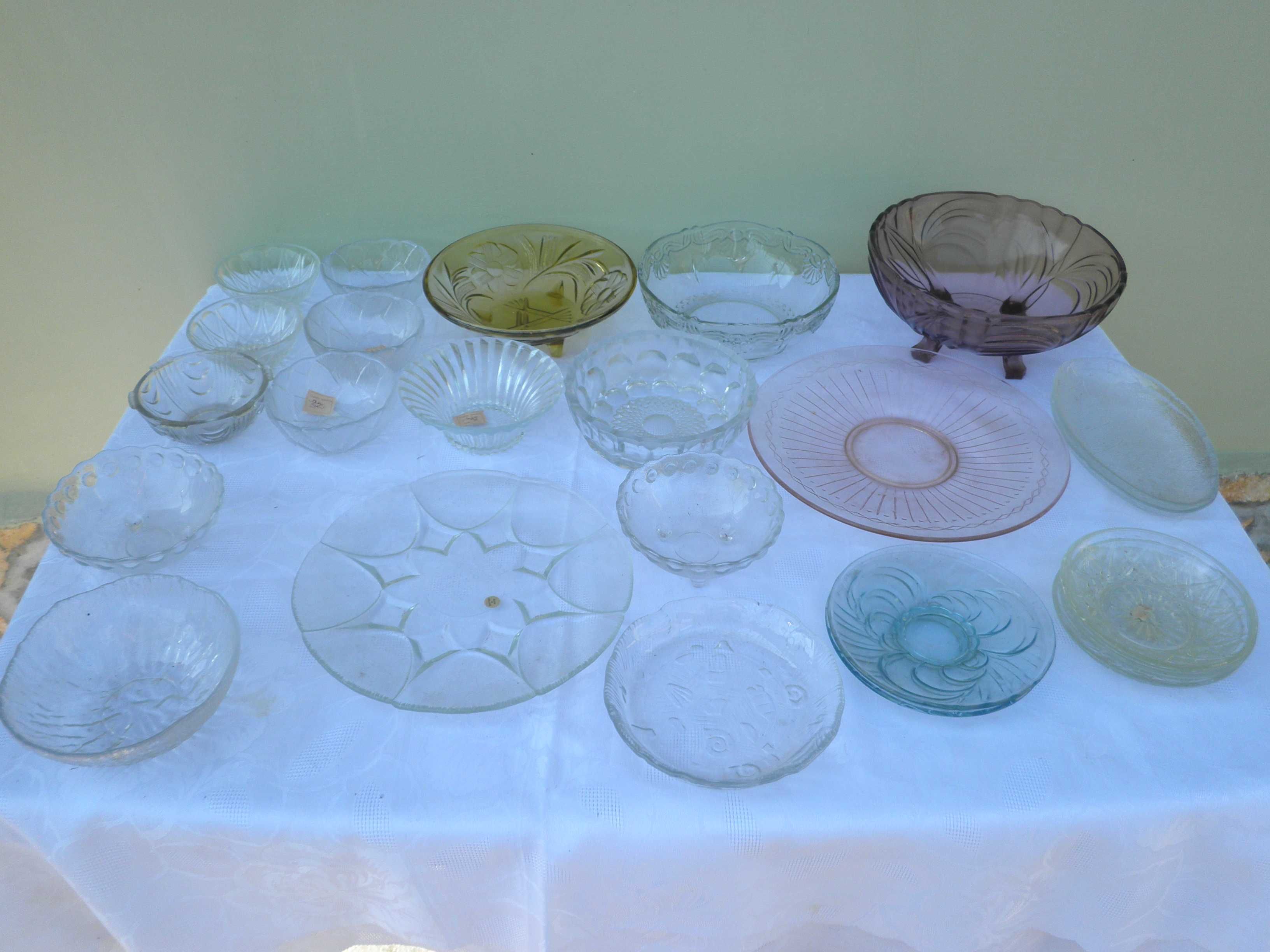 Стари български порцеланови и стъклени чини, чаши купи и др.