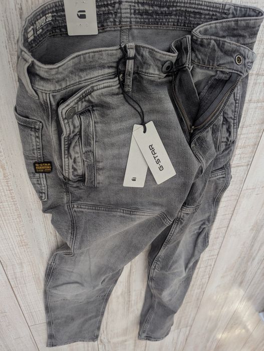 G-Star Raw- w32L32
W33L32
Цена: 188 лв/96,12€
Състав: Памук с еластан