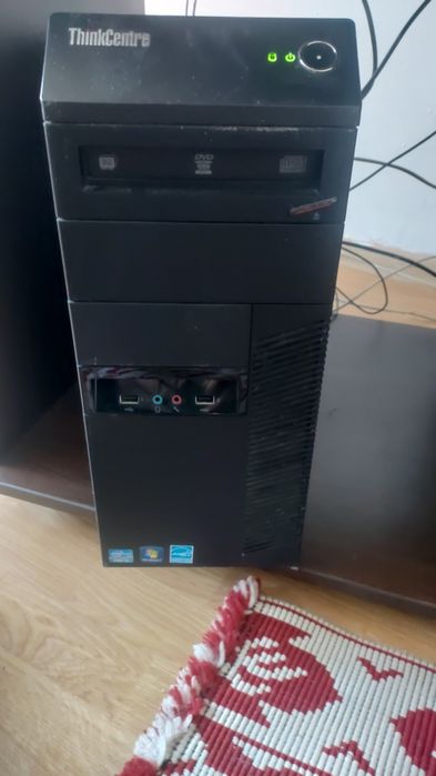 Pc Intel Pentium I3 cu monitor ,tastatura si maus