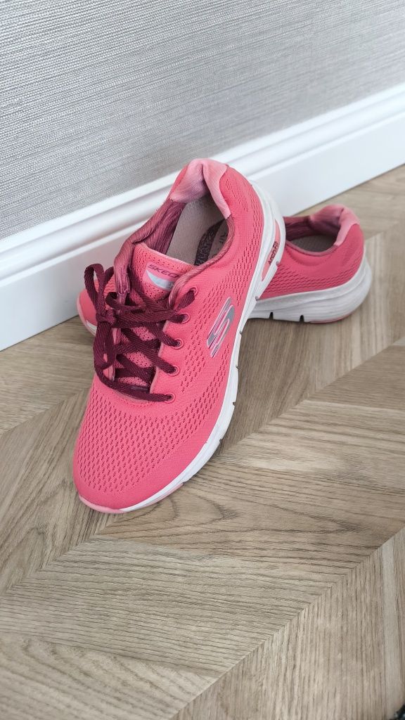 Маратонки Skechers