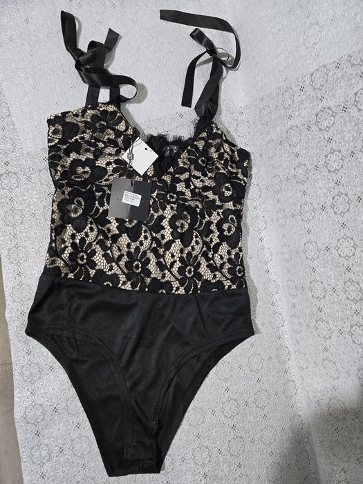 Body dama elegant cu dantela nou cu eticheta