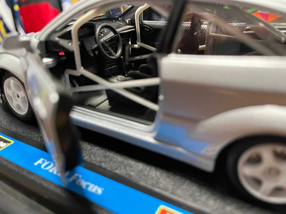 Нова метална колекционерска количка модел FORD FOCUS WRC TEST CAR 1:24