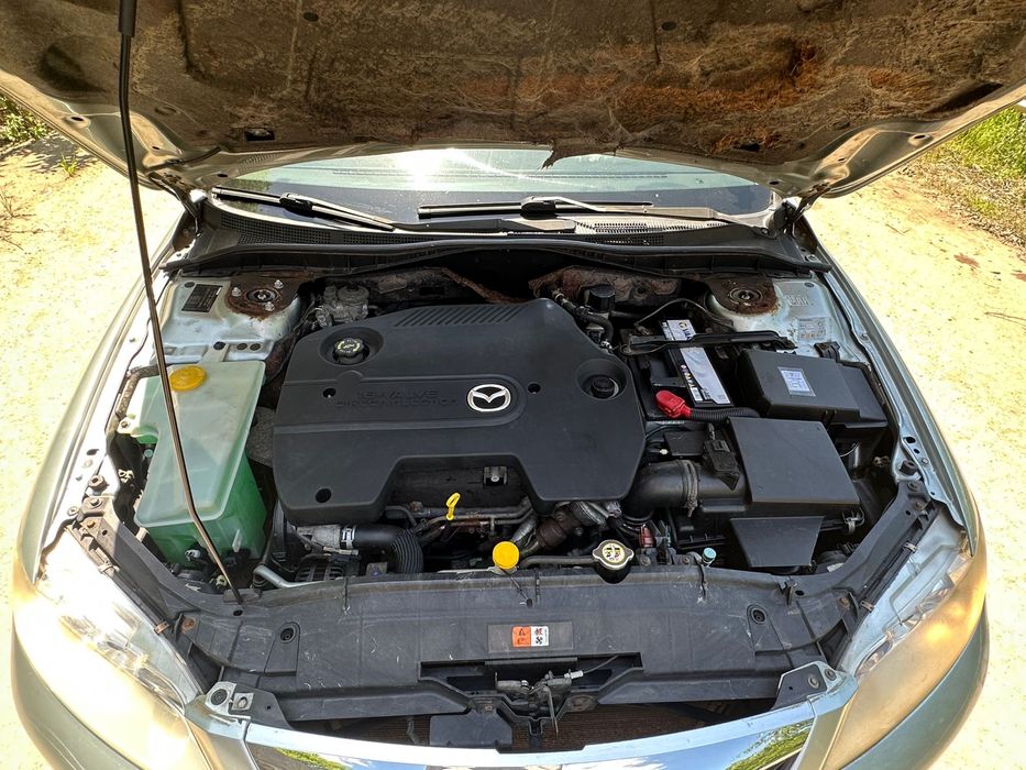 Vând mazda 6.