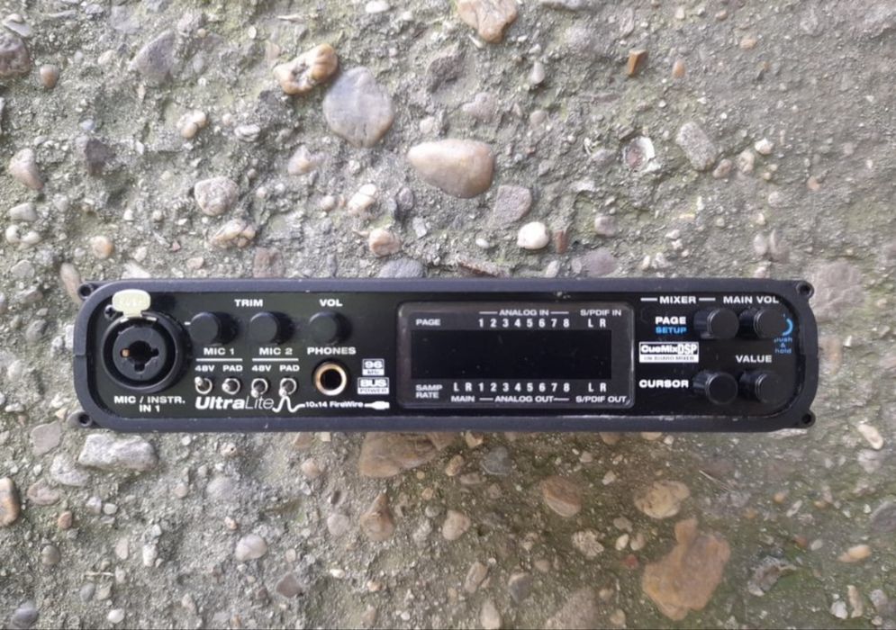 Motu 828 / Motu ultralite interfata-placa sunet studio ( instrumente )