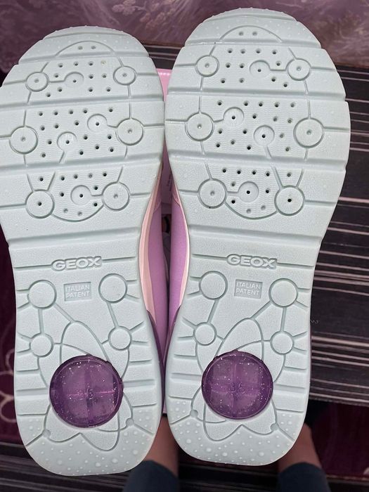 Светещи маратонки Ариел, Geox