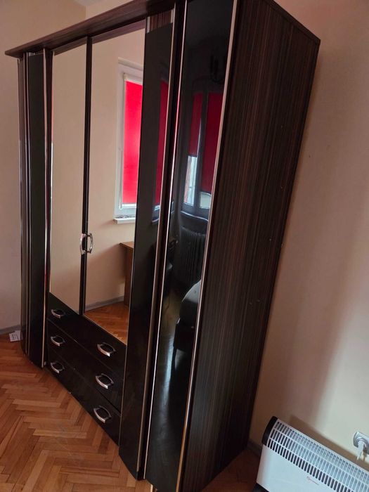 Гардероб Трикрилен Модерен Огледало