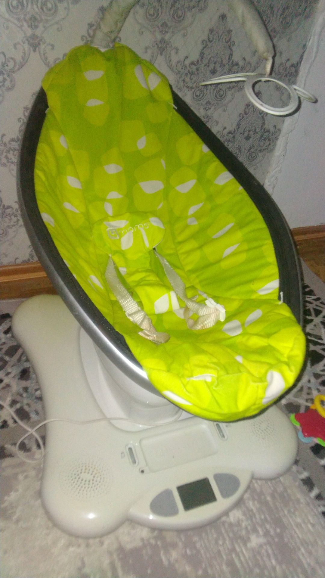 Продам электро-качелю Mamaroo4moms