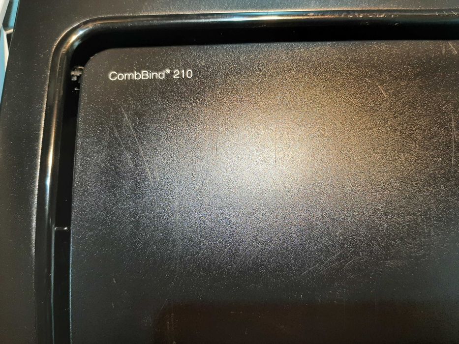 Механический брошюровщик GBC CombBind C210 черный