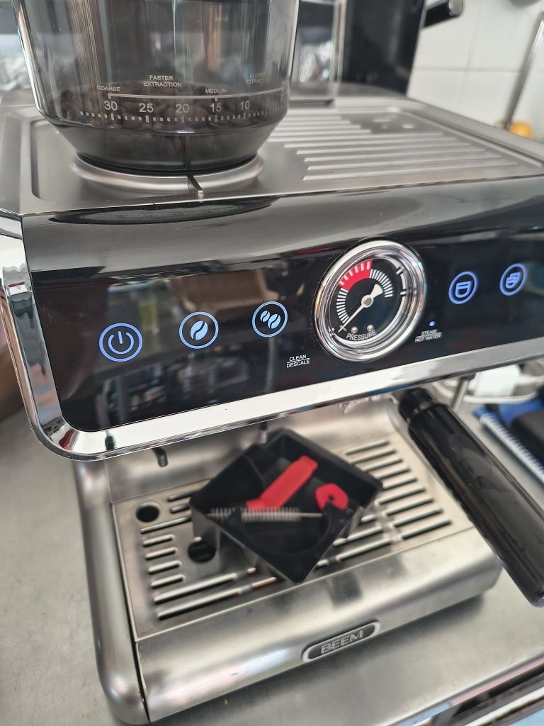 Машина за еспресо с филтър Beem Espresso Grind с мелачка, 2 термоблока