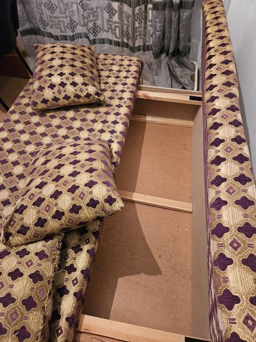 Девушке  изолированную