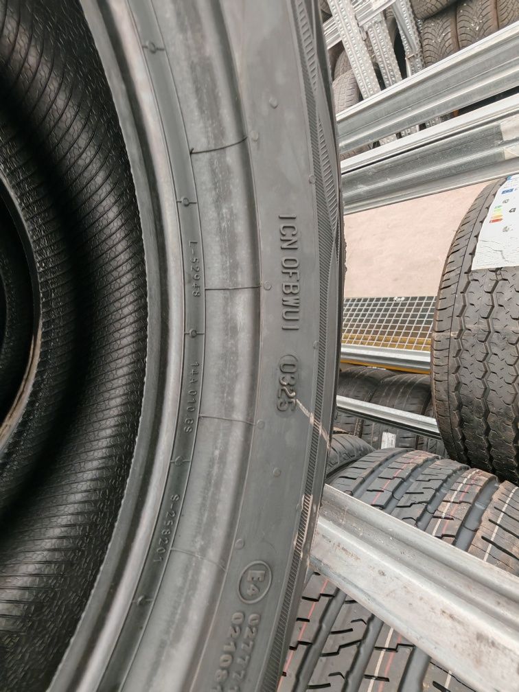 Vand anvelope de vara 235/50x18 marca Points