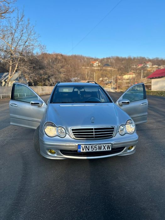 Vând mercedes c220