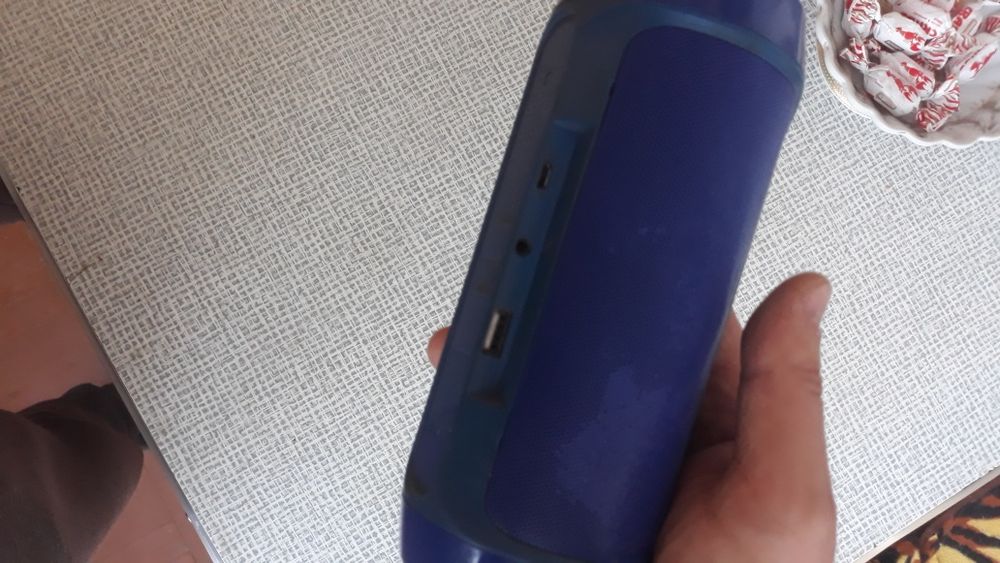 Продам портативную колонку