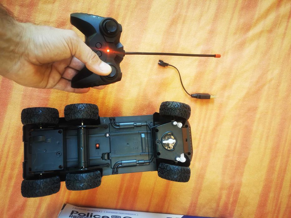 Masinuta Off Road SUV de politie cu telecomanda acumulator NOS
