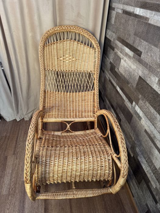 Кресло качалка ратанговае