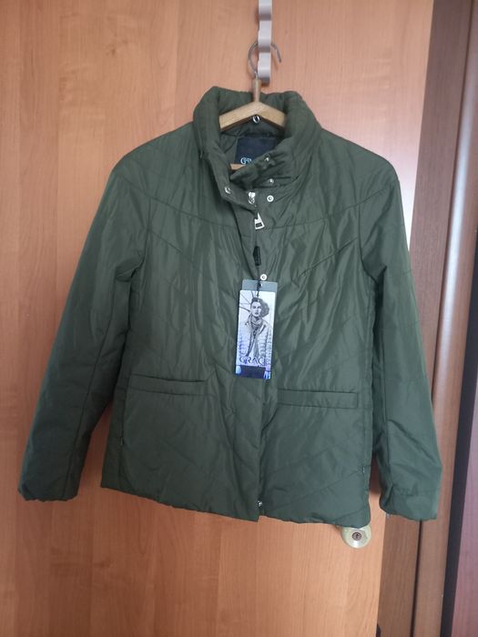 Продам куртку на девочку