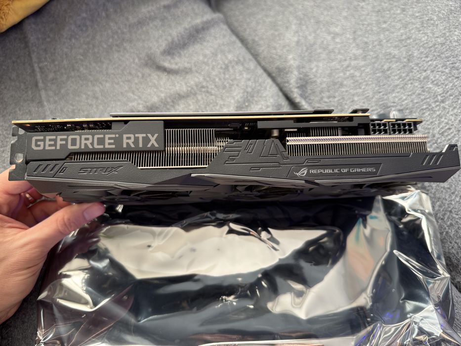 Asus rog RTX 2060 SUPER strix