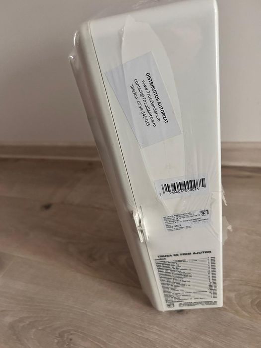 Vând trusă medicală