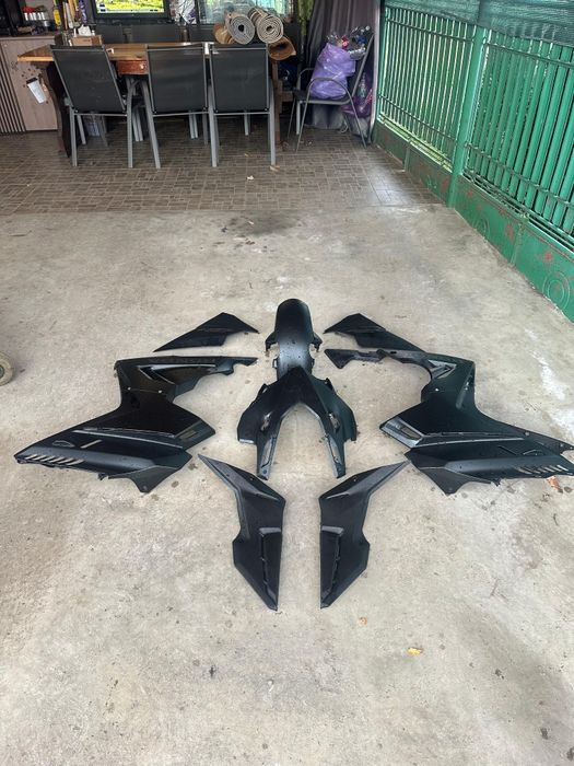 Set complet carene Honda CBR 500R 2024 – culoare negru, stare bună
